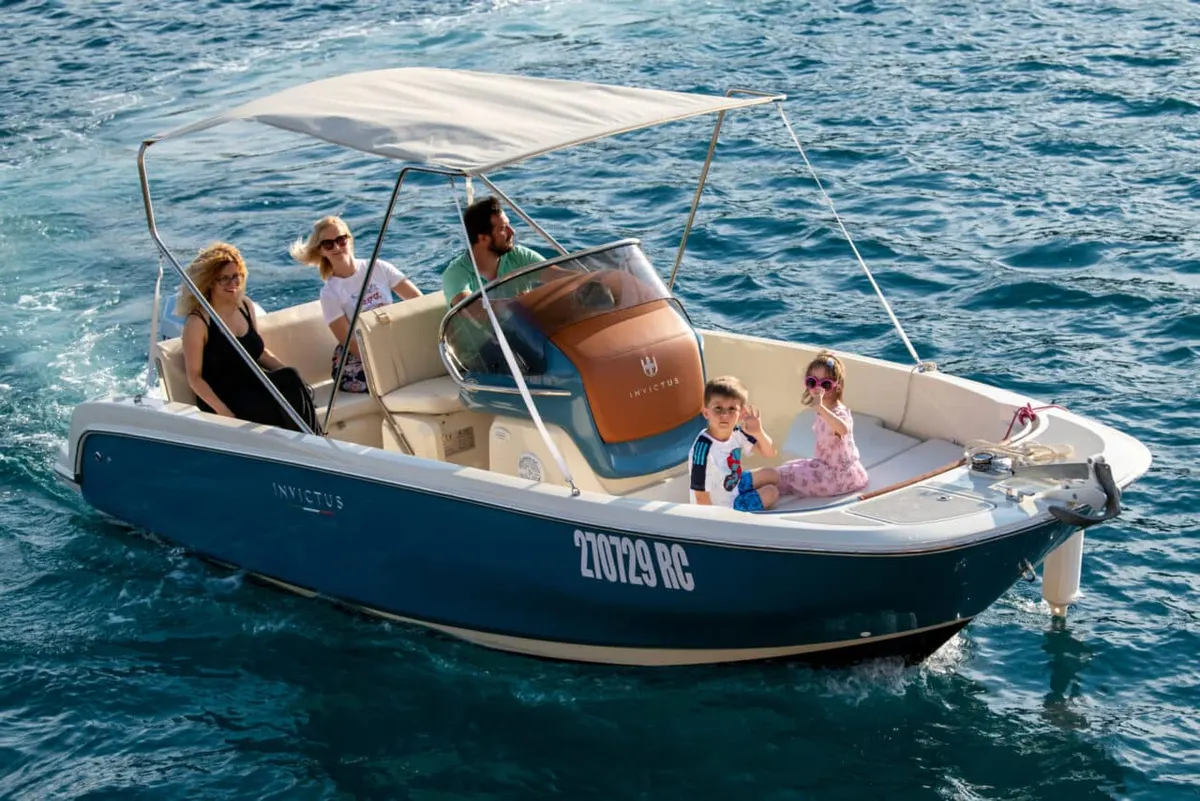 Invictus speedboat — Adriatic cruising day.