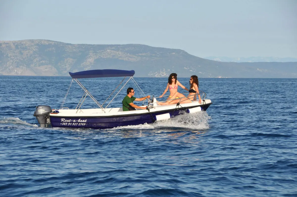 Remija — 20 HP no-licence boat.